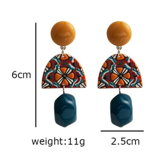 Colorful acrylic earrings - Picture 3 of 3